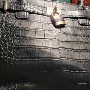 Dasein Black faux leather purse